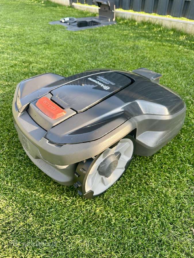 Vejos robotas Husqvarna Automower 305 - nuotraukos Nr. 5