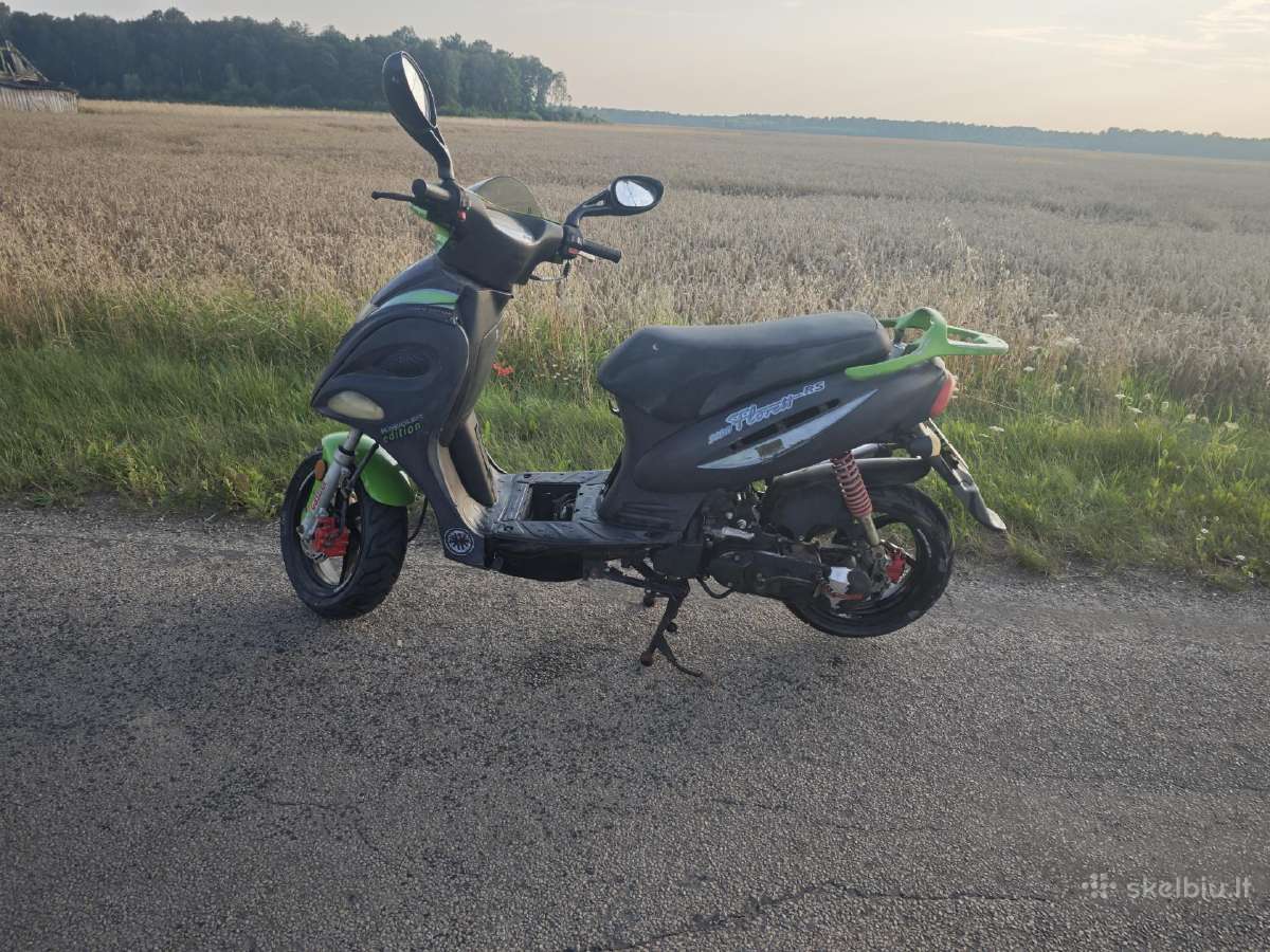 Įvairūs motoroleriai - nuotraukos Nr. 2