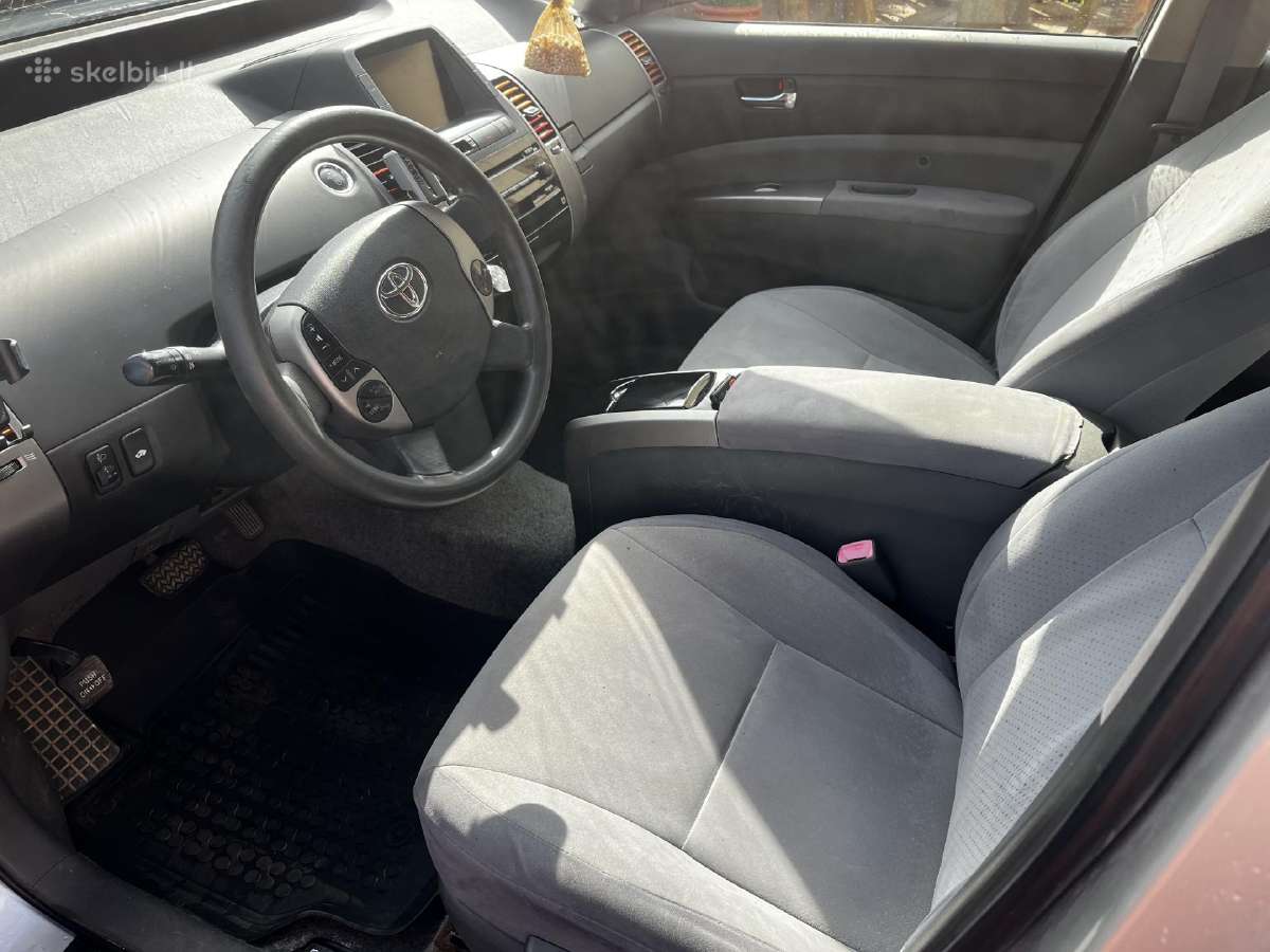 Automobilio Toyota Prius nuoma su Dujom 100 - nuotraukos Nr. 14