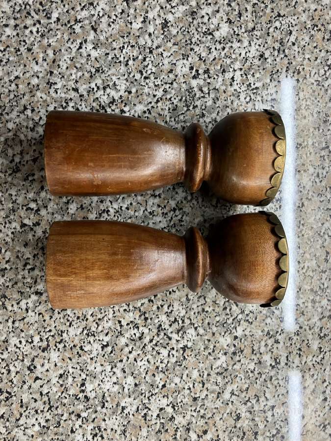 Mid-century modern žvakidžių pora žalvario karūnom - nuotraukos Nr. 3