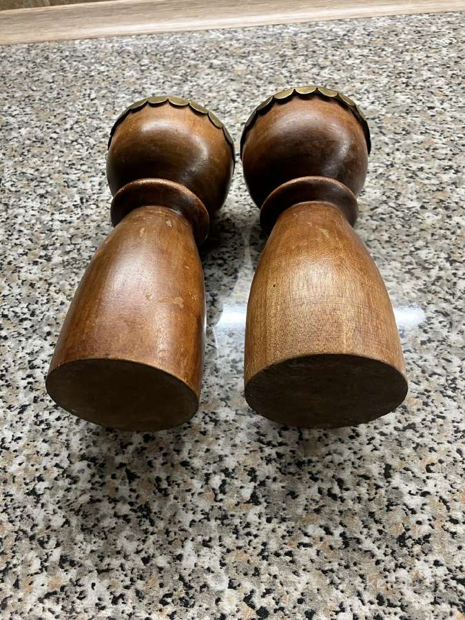 Mid-century modern žvakidžių pora žalvario karūnom - nuotraukos Nr. 4