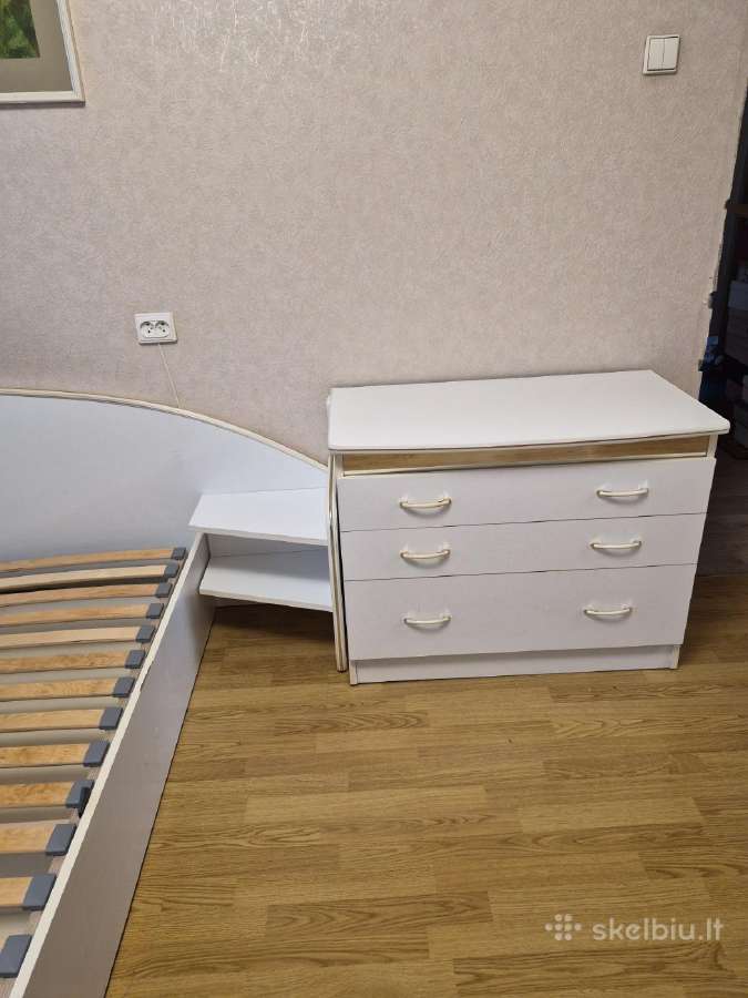 Parduodu spintą, lovą, komodą - nuotraukos Nr. 4