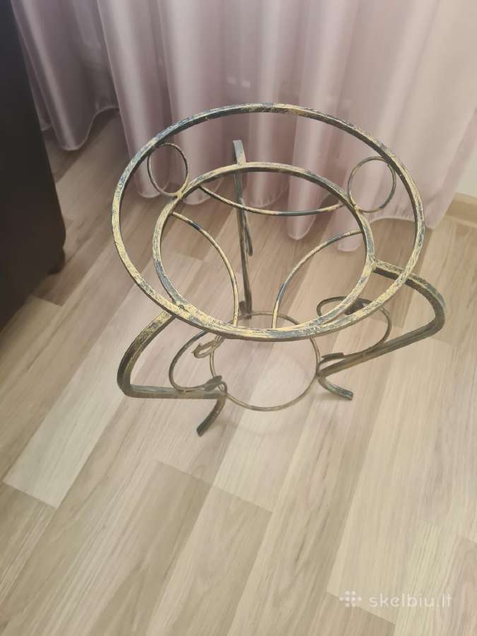 Kalvio darbo metalinis gėlių stovas - nuotraukos Nr. 2