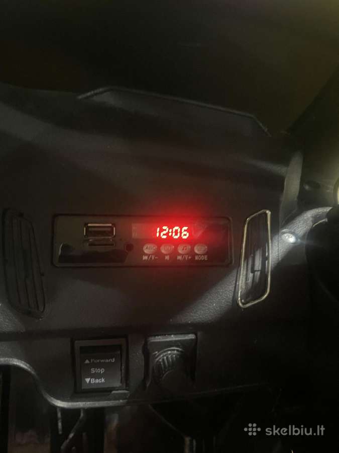 Elektromobilis vaikams Ford Focus RS, lakuotas juo - nuotraukos Nr. 3