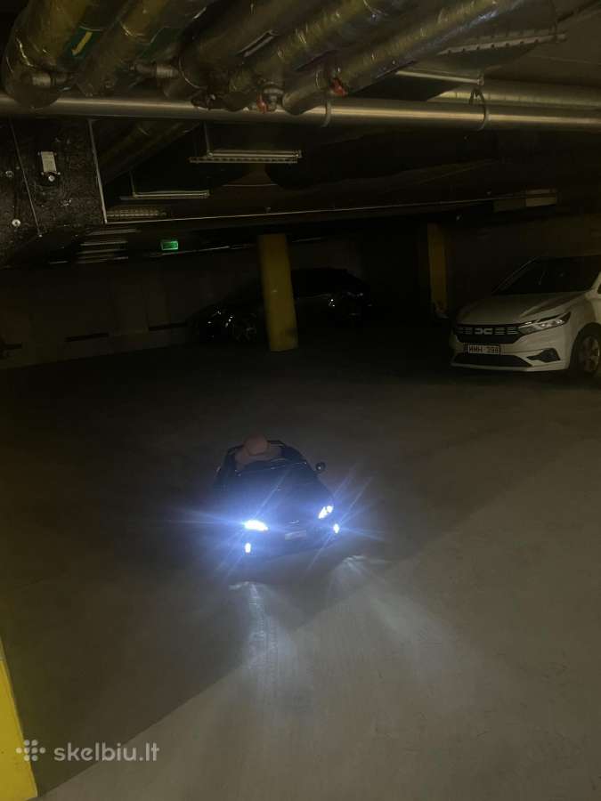 Elektromobilis vaikams Ford Focus RS, lakuotas juo - nuotraukos Nr. 5