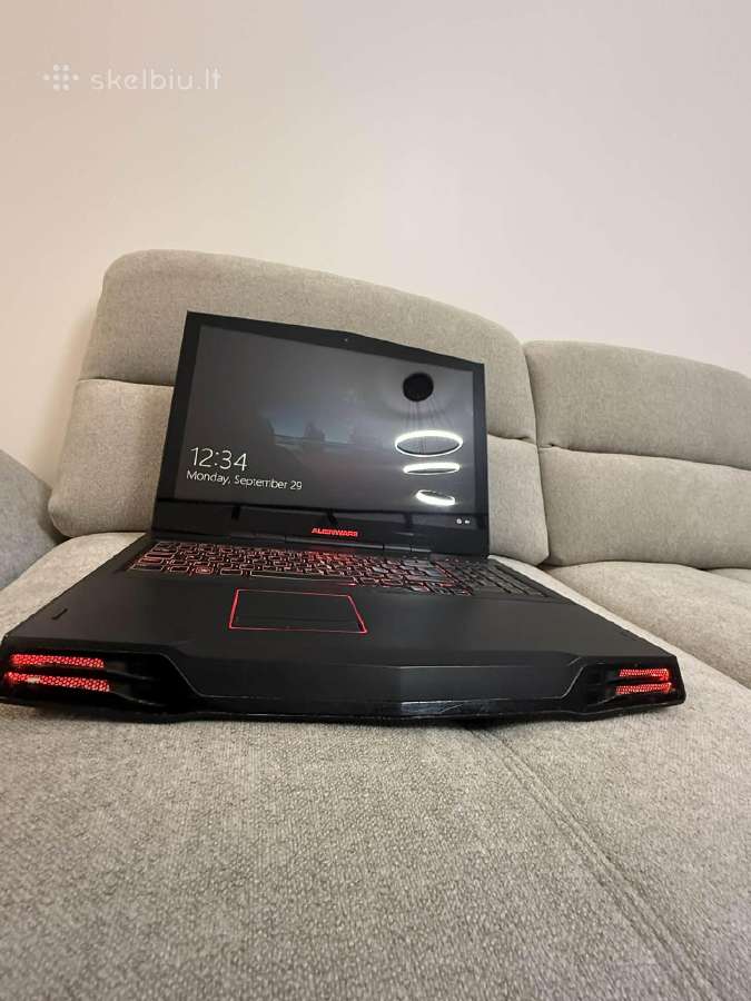 Alienware M17x R2 - nuotraukos Nr. 2