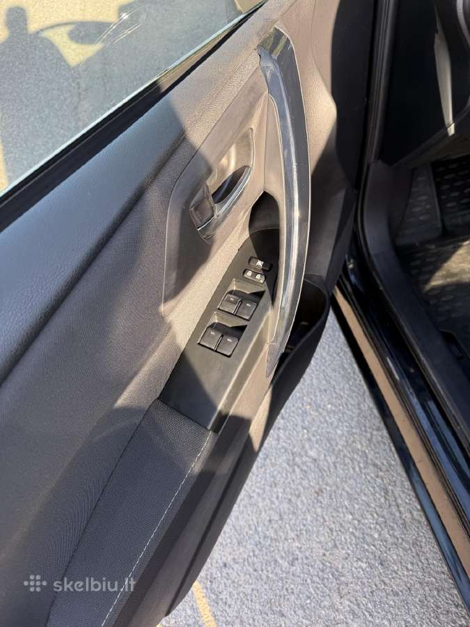 Toyota Auris - nuotraukos Nr. 9