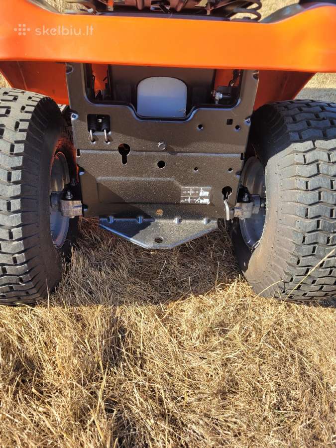 Husqvarna yth24v54 galingas traktoriukas - nuotraukos Nr. 7