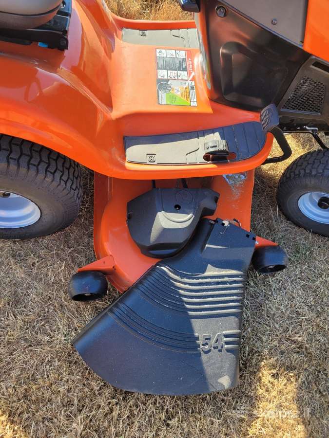 Husqvarna yth24v54 galingas traktoriukas - nuotraukos Nr. 8