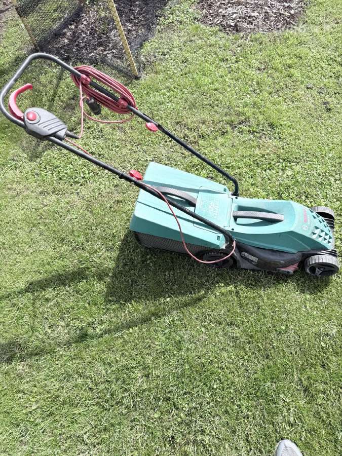 Elektrinė vejapjovė Bosch Rotak 32 R - nuotraukos Nr. 3