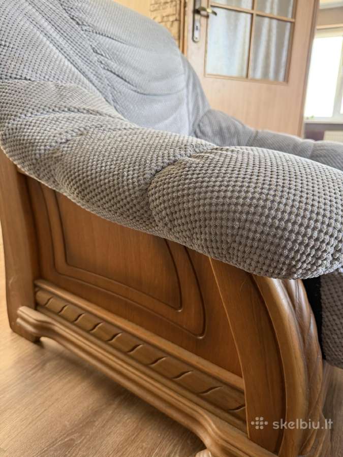 Sofa ir du foteliai su medžiu - nuotraukos Nr. 4