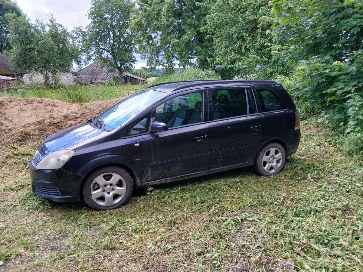 Opel zafira - nuotraukos Nr. 4