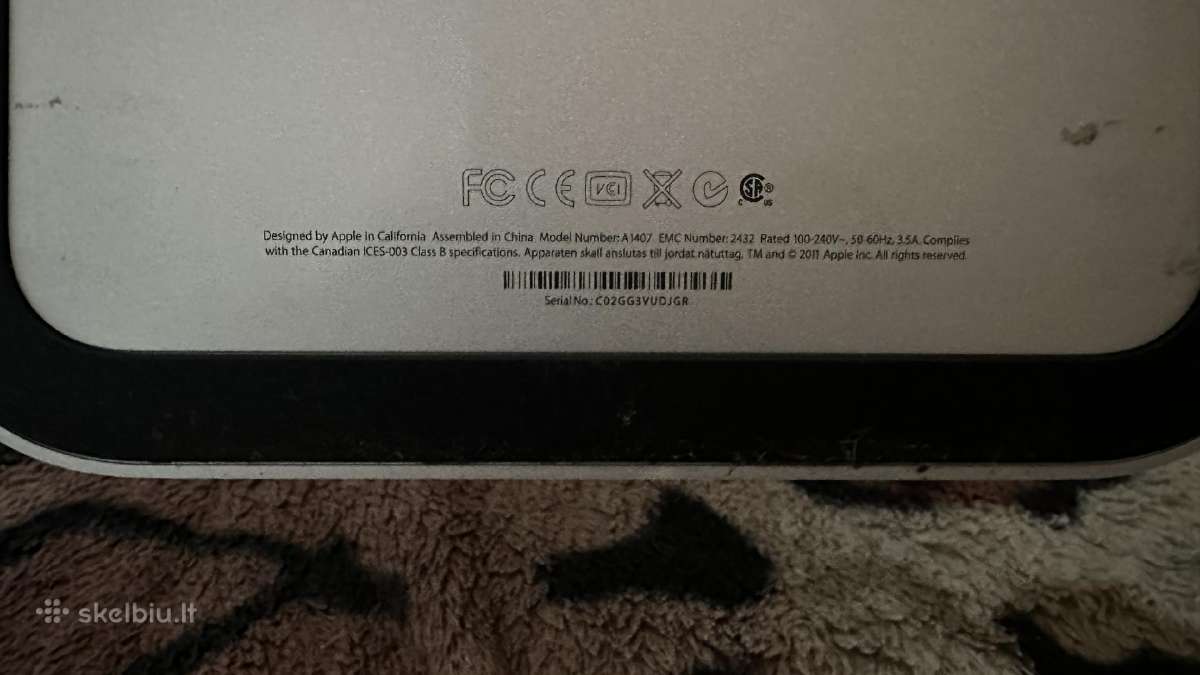 Apple MacBook ir apple monitorius - nuotraukos Nr. 4