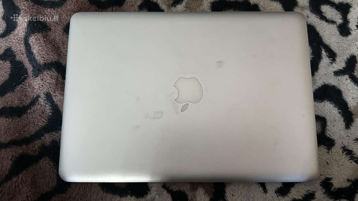 Apple MacBook ir apple monitorius - nuotraukos Nr. 5