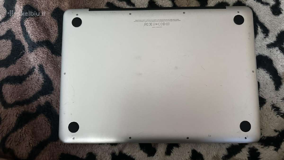 Apple MacBook ir apple monitorius - nuotraukos Nr. 6