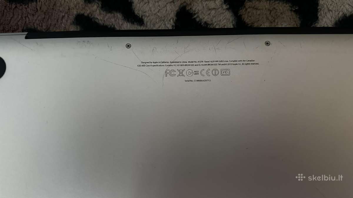 Apple MacBook ir apple monitorius - nuotraukos Nr. 7