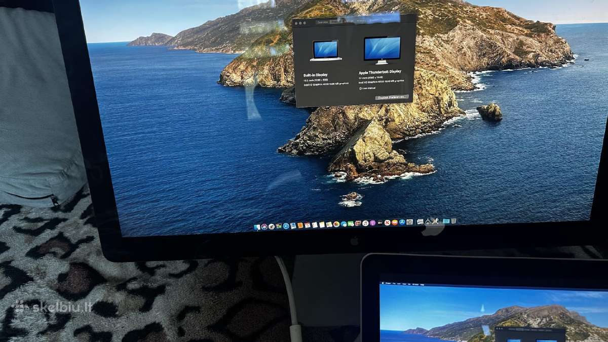 Apple MacBook ir apple monitorius - nuotraukos Nr. 12