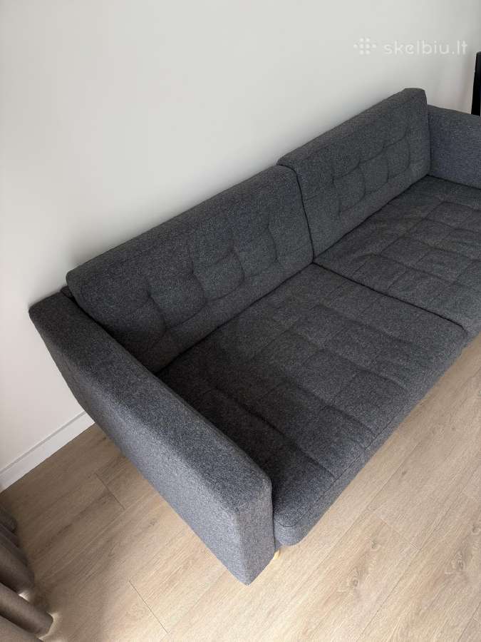 Trivietė tamsiai pilkos spalvos sofa - nuotraukos Nr. 3