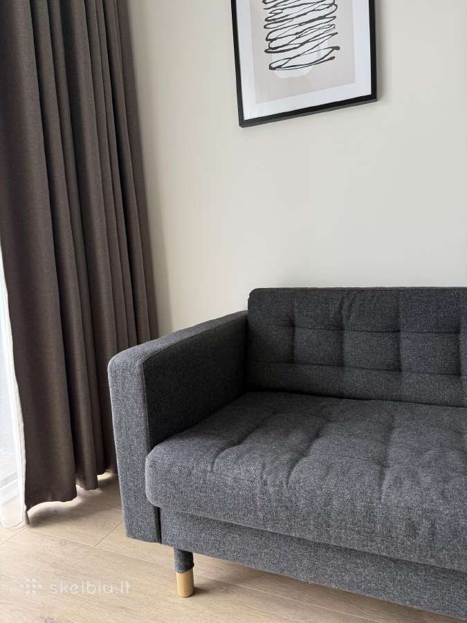 Trivietė tamsiai pilkos spalvos sofa - nuotraukos Nr. 6
