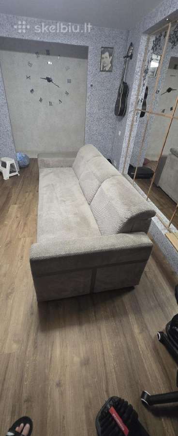 Parduodama sofa su dviem pufais - nuotraukos Nr. 2