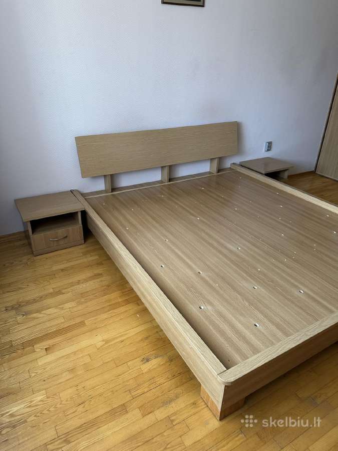 Skubiai parduodu lova su spintelėmis - nuotraukos Nr. 3