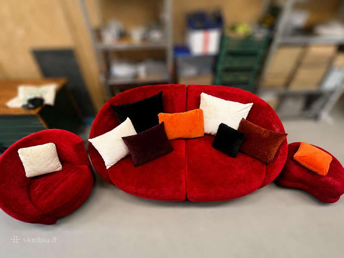 Išskirtinė raudono veliūro sofa - nuotraukos Nr. 5