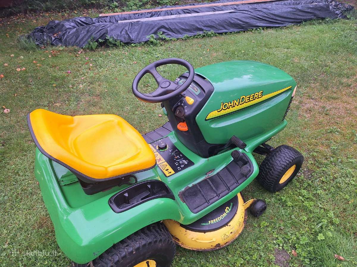 John Deere Lt170 Galingas Sodo traktoriukas 16hp - nuotraukos Nr. 8