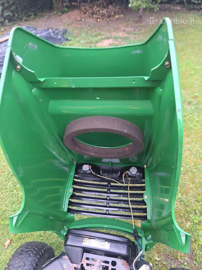 John Deere Lt170 Galingas Sodo traktoriukas 16hp - nuotraukos Nr. 16