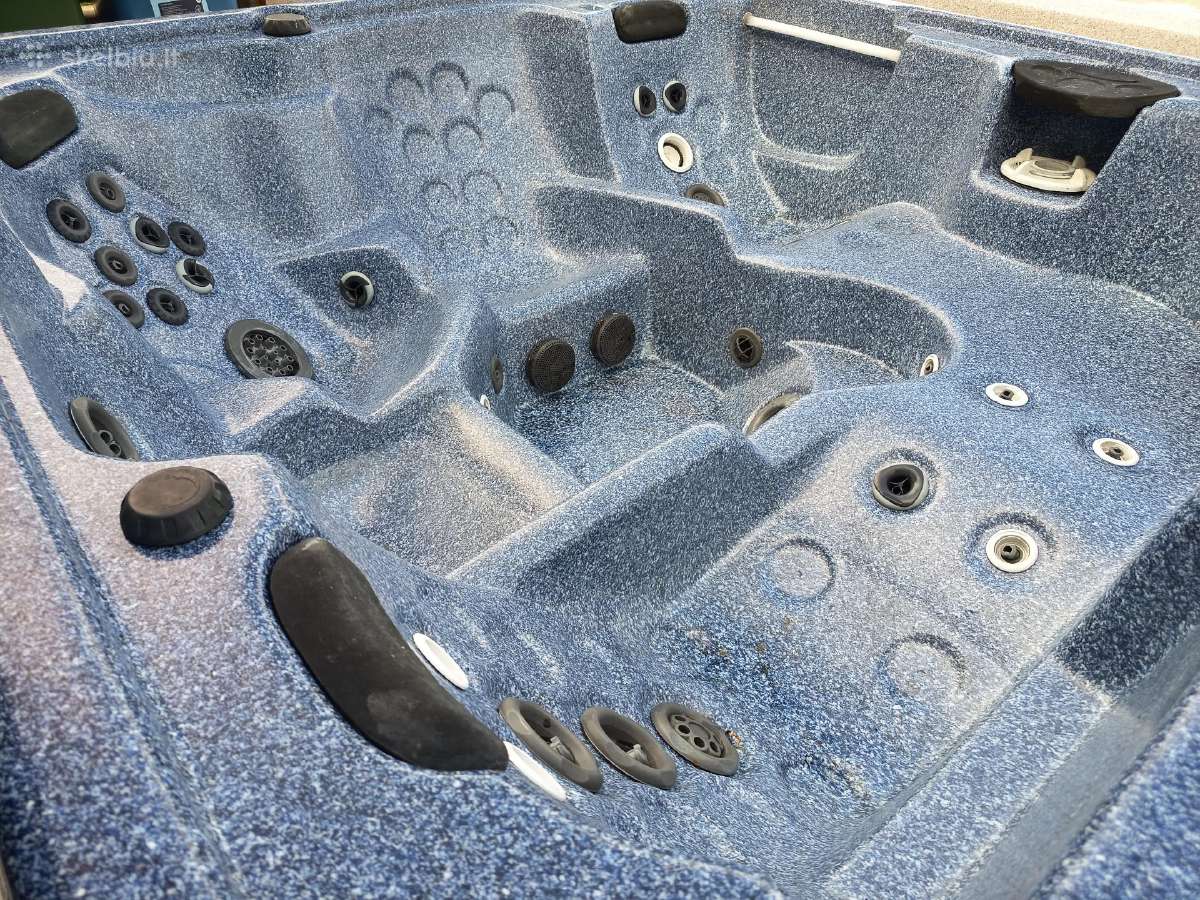 Lauko sūkurinė vonia jacuzzi - nuotraukos Nr. 4