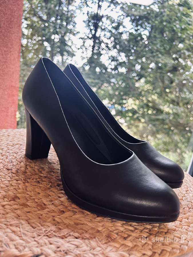 Elegantiški juodi bateliai su kulnu - nuotraukos Nr. 5