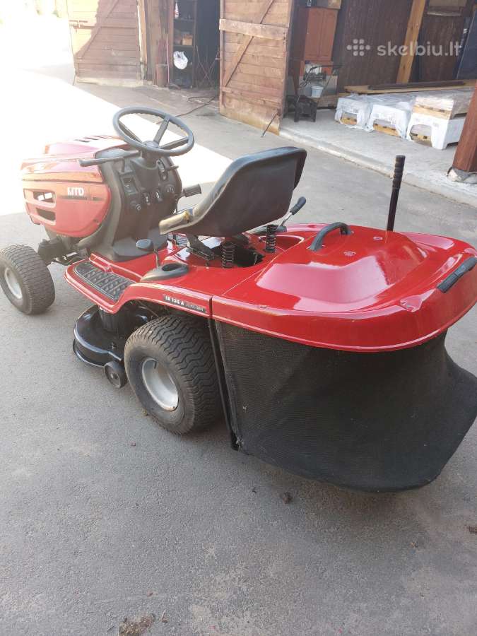 Parduodu žoliapjovę-traktor Mtd su krepšiu - nuotraukos Nr. 2