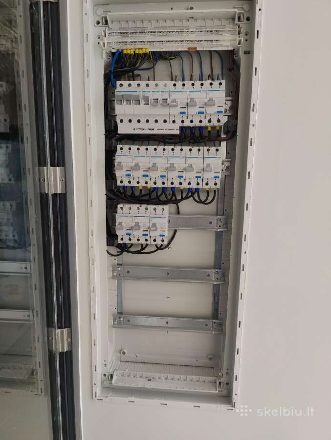 Ieskau elektriko darbo - nuotraukos Nr. 2