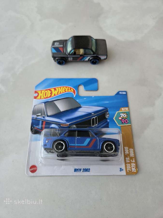Hot Wheels bmw 2002 rinkinys - nuotraukos Nr. 2