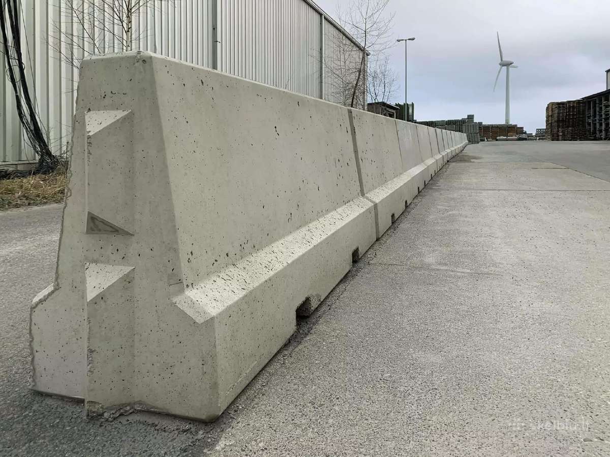 Betoniniai kelio barjerai - nuotraukos Nr. 2