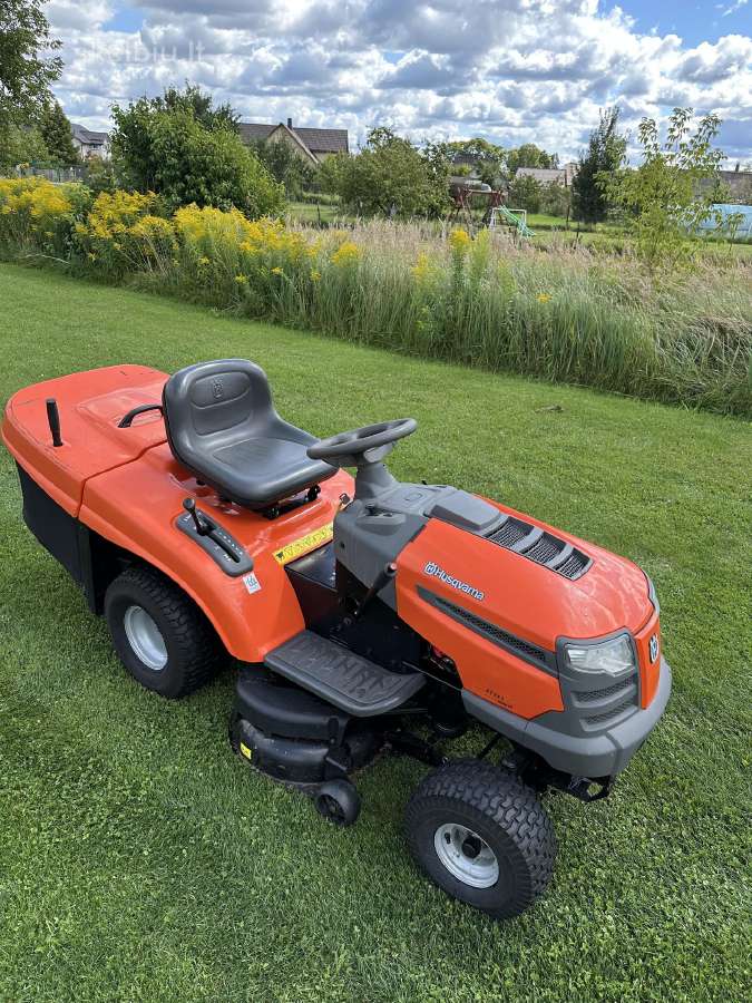 Husqvarna sodo traktoriukas zoliapjove - nuotraukos Nr. 2