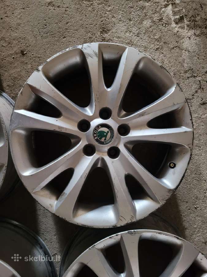 Orginalus Skoda ratlankiai r17 ir padangos 225/45 - nuotraukos Nr. 3