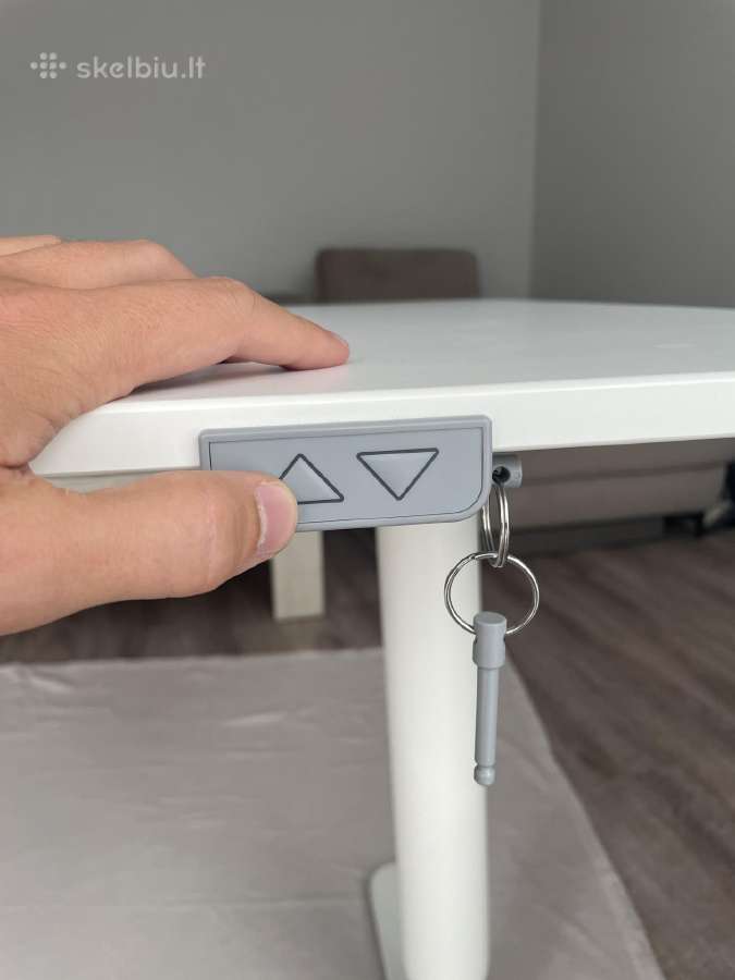 Reguliuojamo auksčio elektrinis stalas Bekant - nuotraukos Nr. 4