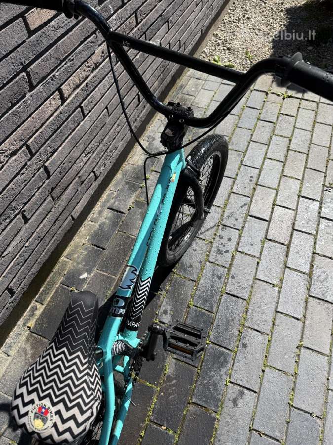 Poros metų senumo BMX dviratis - nuotraukos Nr. 9