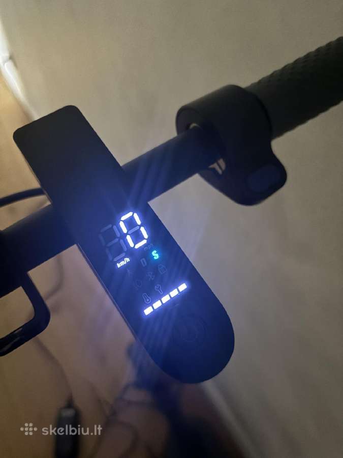 Parduodu 2 Elektrinius paspirtukus Xiaomi Mi - nuotraukos Nr. 3