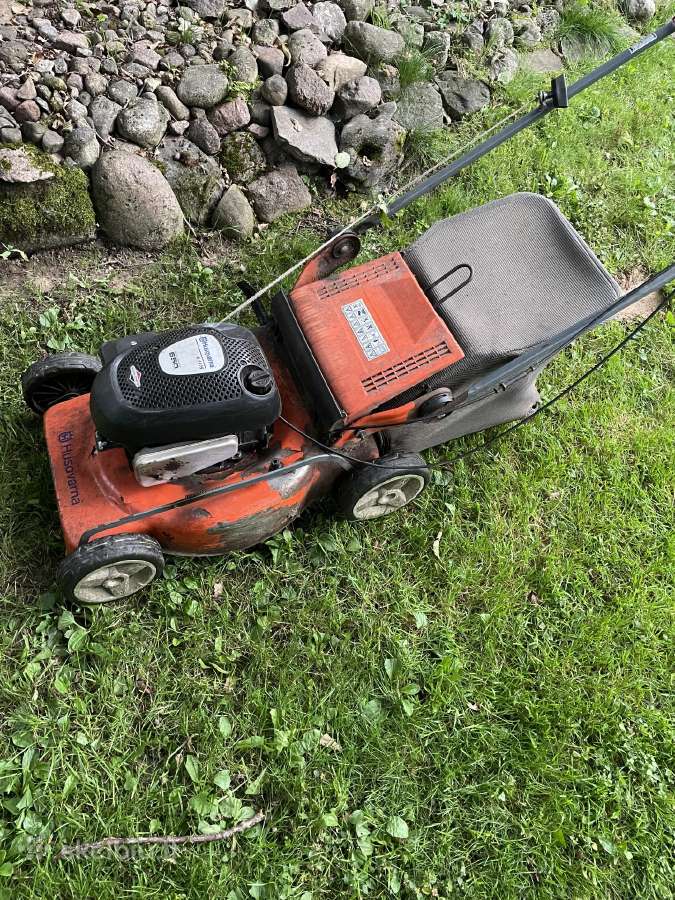 Parduodame savaeigę žoliapjovę Husqvarna r147s - nuotraukos Nr. 2