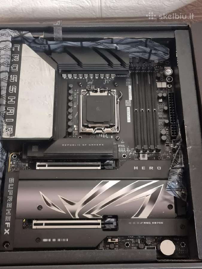 Asus Rog Crosshair X870e Hero Amd X870e Socket Am5 - nuotraukos Nr. 3