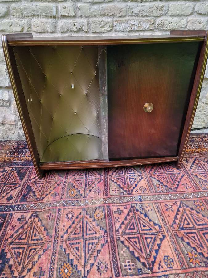 Vintažinė mid century riešutmedžio spintelė/baras - nuotraukos Nr. 20