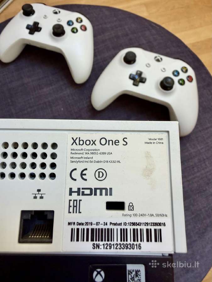 Xbox One S 1 TB su 2 originaliais pulteliais - nuotraukos Nr. 3