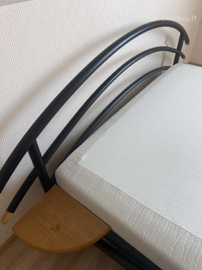 Metalinė lova su čiužiniu ir natūralaus medžio - nuotraukos Nr. 4