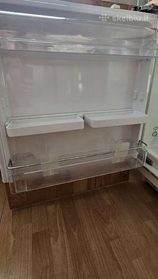 Integruojamas šaldytuvas Ikea Huttra su šaldikliu - nuotraukos Nr. 3