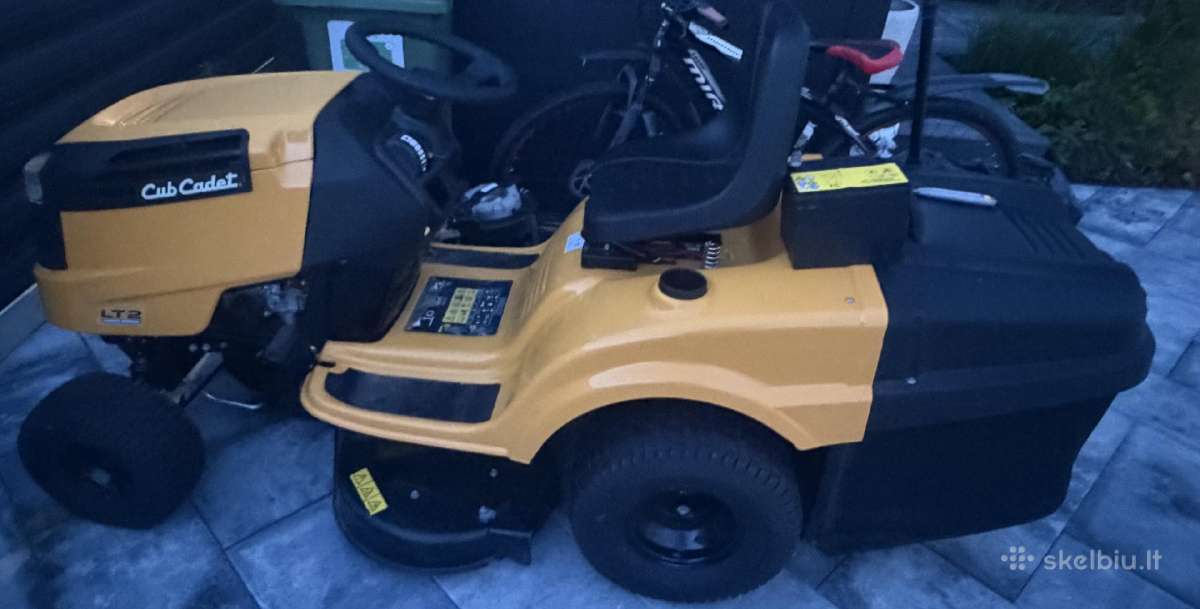 Parduodmas Cub Cadet Lt2 Nr92 vejos traktoriukas - nuotraukos Nr. 2