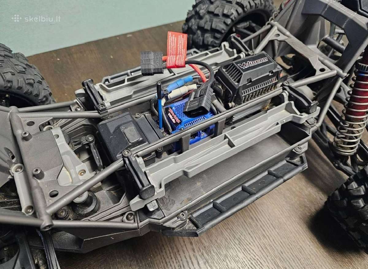 Traxxas Xmaxx 8s 4x4 - nuotraukos Nr. 4