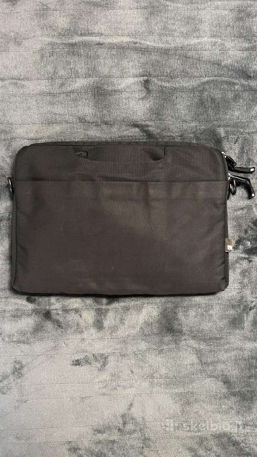 Incase MacBook Pro / MacBook Air dėklas - nuotraukos Nr. 2