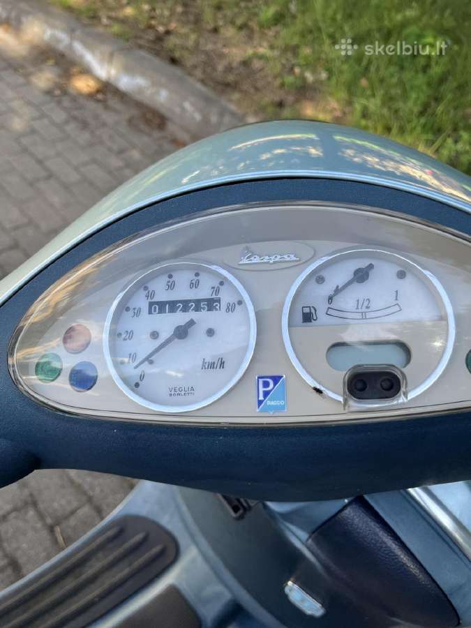 Vespa motoroleris - nuotraukos Nr. 7