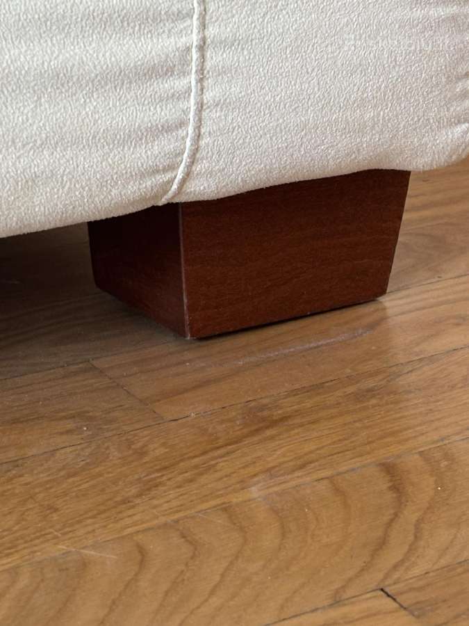 Italų gamybos sofa su 2 dideliais pufais - nuotraukos Nr. 8